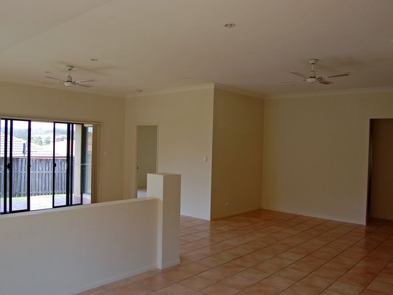 11 Rarotonga Rise, Pacific Pines QLD 4211