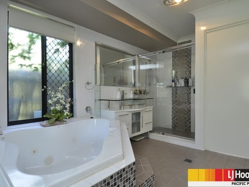 62 Roberts Drive, Maudsland QLD 4210