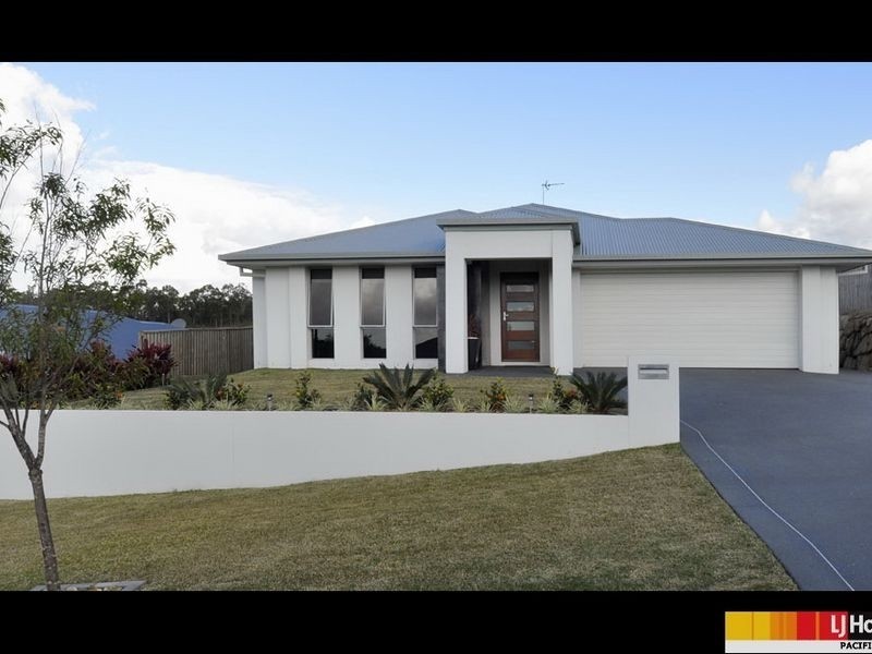 8 Laughlen Chase, Pacific Pines QLD 4211