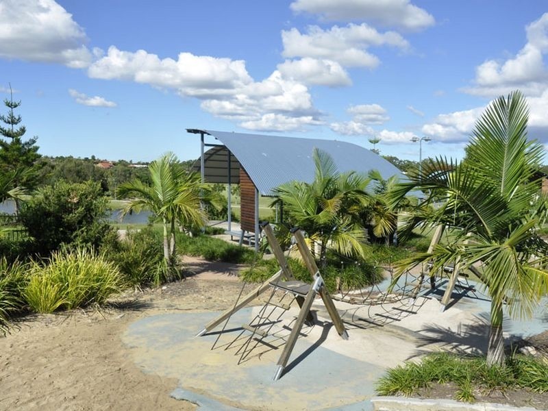 10 Maslin Chase, Pacific Pines QLD 4211