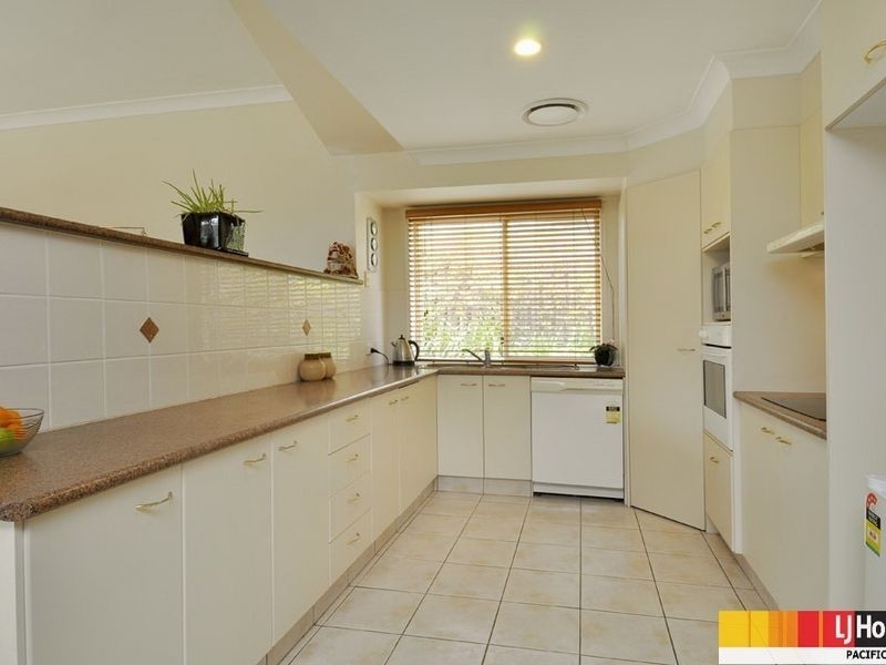 16 Maui Crescent, Oxenford QLD 4210