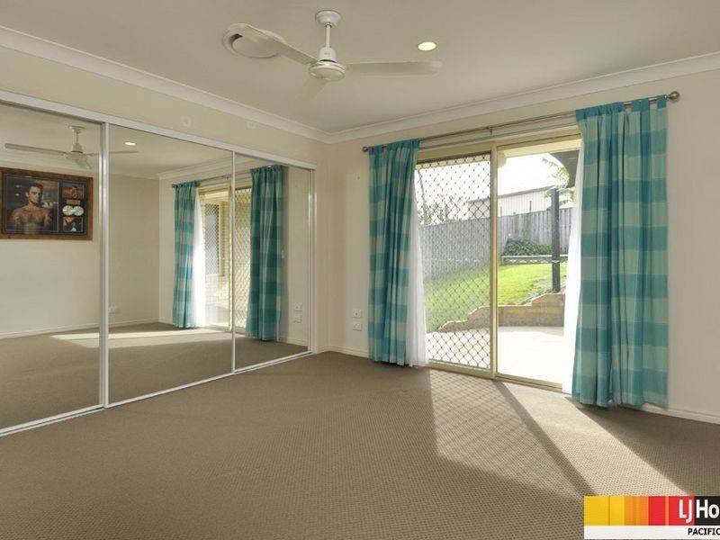 16 Maui Crescent, Oxenford QLD 4210