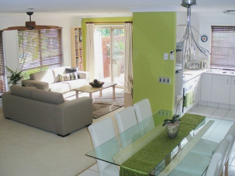 9 Tuvalu Street, Pacific Pines QLD 4211