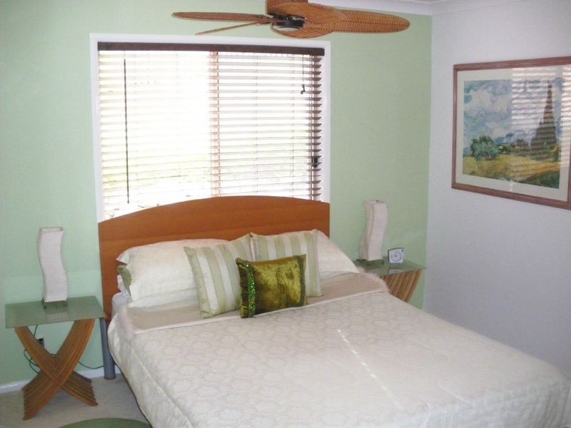 9 Tuvalu Street, Pacific Pines QLD 4211