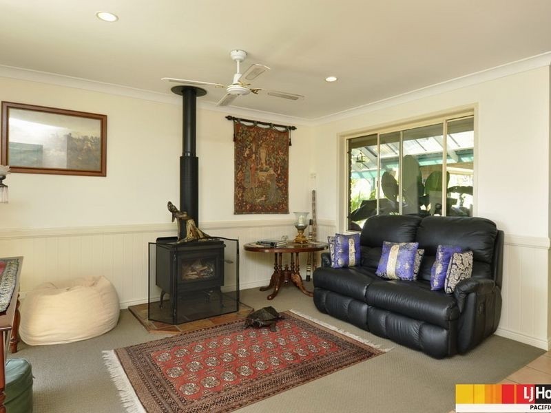 11 Gambier Crescent, Pacific Pines QLD 4211