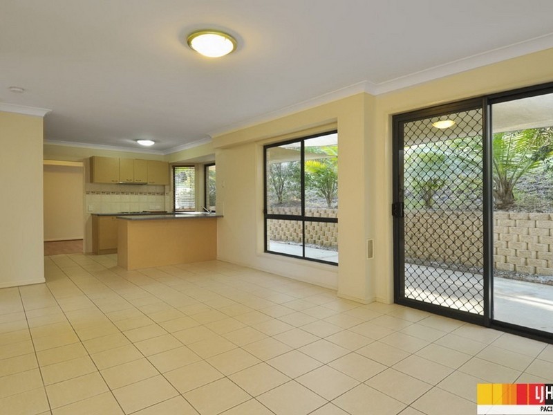 24 Raratonga Rise, Pacific Pines QLD 4211