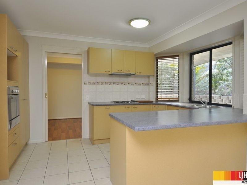 24 Raratonga Rise, Pacific Pines QLD 4211