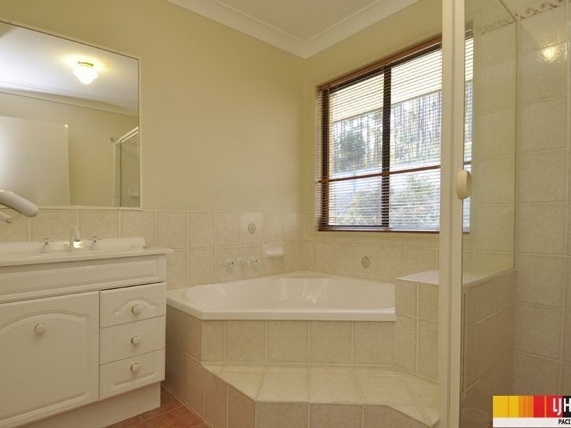 24 Raratonga Rise, Pacific Pines QLD 4211