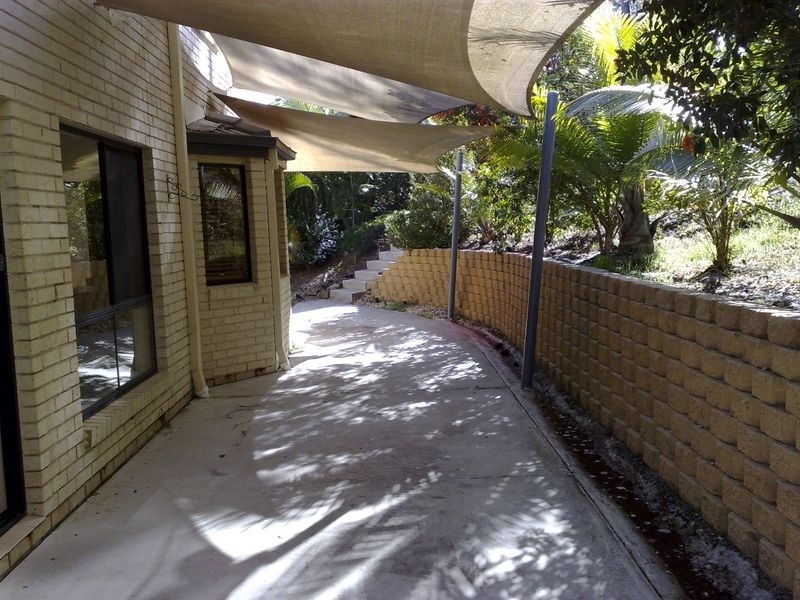 24 Raratonga Rise, Pacific Pines QLD 4211
