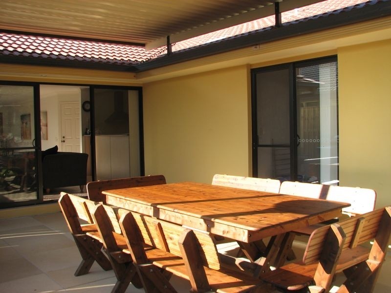 3 Lou Place, Pacific Pines QLD 4211