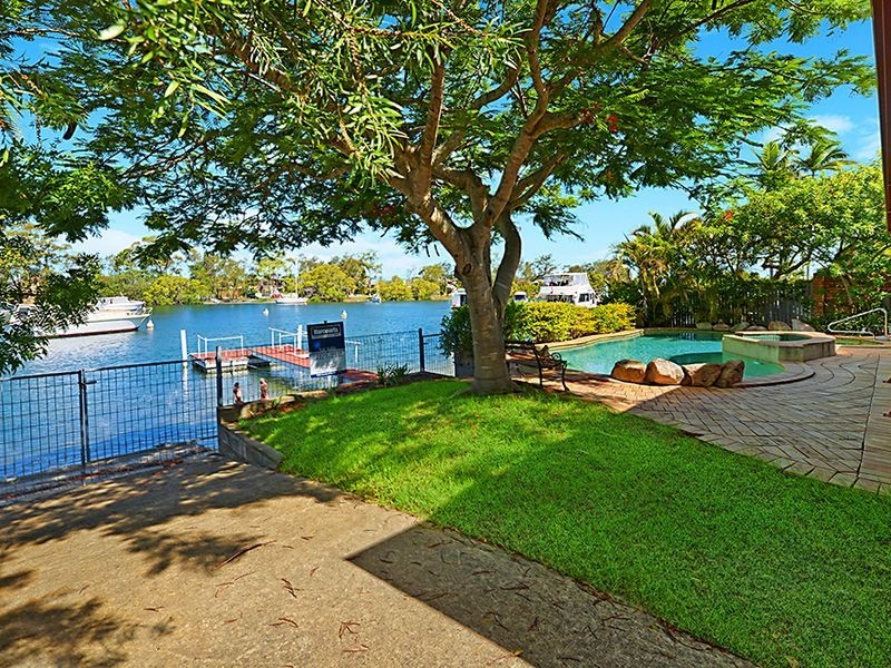 39 Lindsay Street, Paradise Point QLD 4216