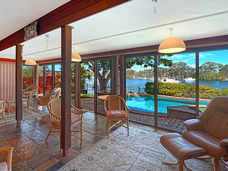 39 Lindsay Street, Paradise Point QLD 4216