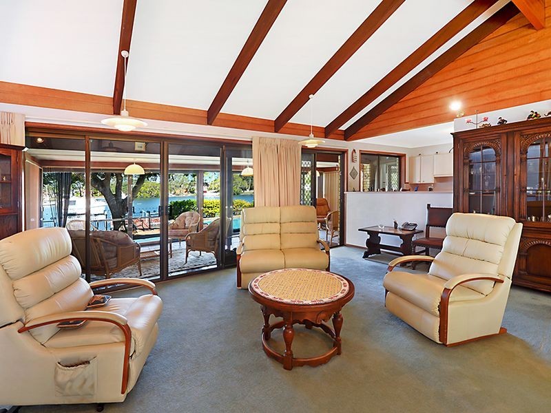39 Lindsay Street, Paradise Point QLD 4216