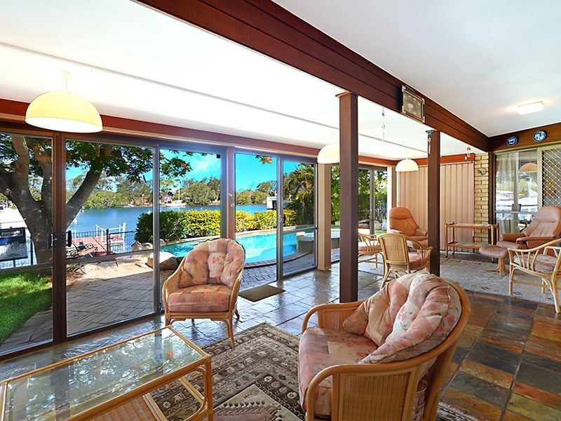 39 Lindsay Street, Paradise Point QLD 4216