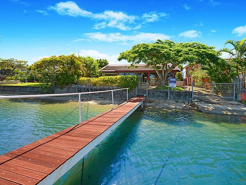 39 Lindsay Street, Paradise Point QLD 4216