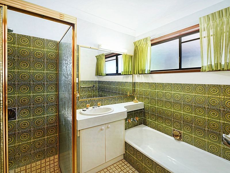39 Lindsay Street, Paradise Point QLD 4216