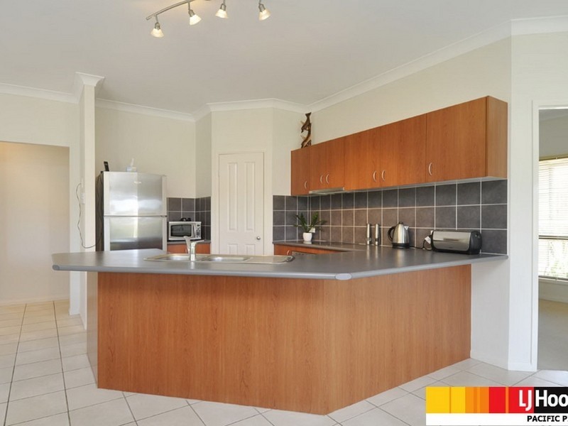 27 Penrhyn Street, Pacific Pines QLD 4211