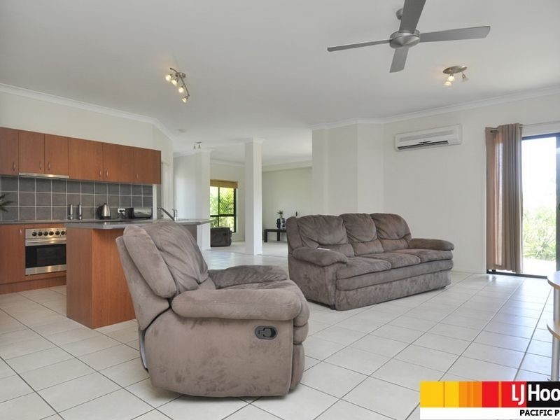 27 Penrhyn Street, Pacific Pines QLD 4211