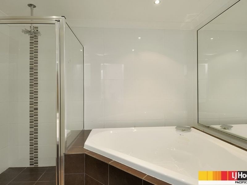 9 Austral Crescent, Pacific Pines QLD 4211