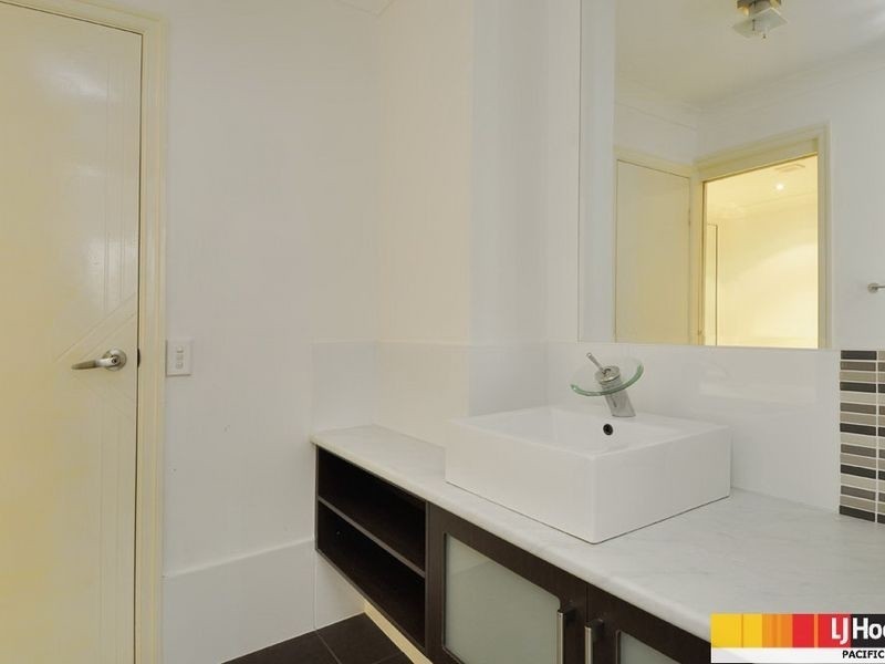 9 Austral Crescent, Pacific Pines QLD 4211