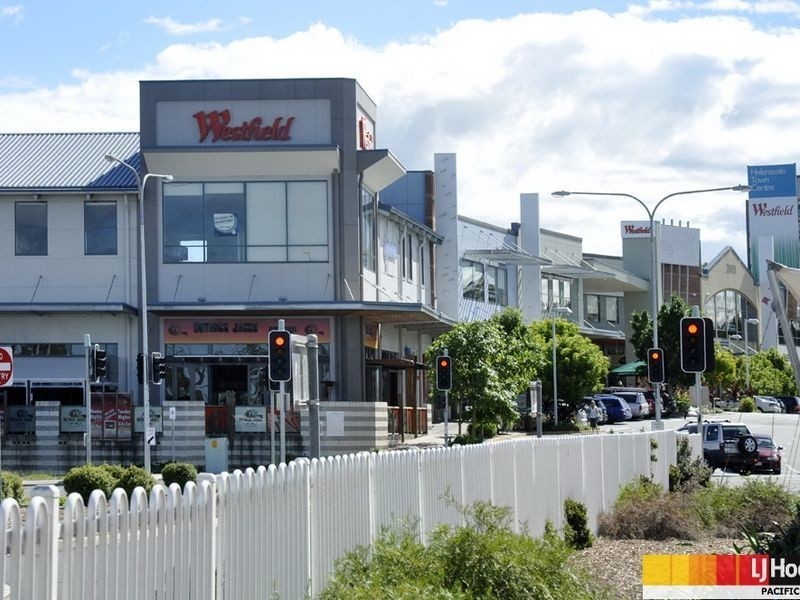 9 Austral Crescent, Pacific Pines QLD 4211