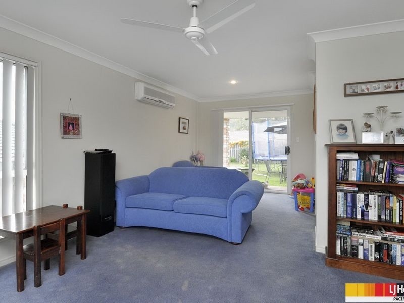 4 Buffalo Crescent, Pacific Pines QLD 4211