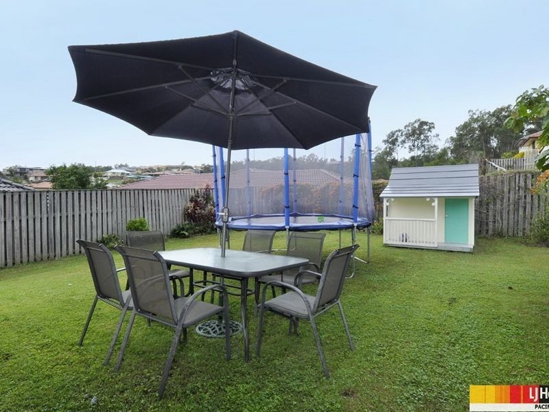 4 Buffalo Crescent, Pacific Pines QLD 4211