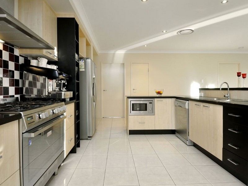 42 Codrington Circuit, Pacific Pines QLD 4211