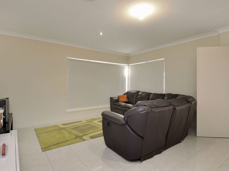 42 Codrington Circuit, Pacific Pines QLD 4211