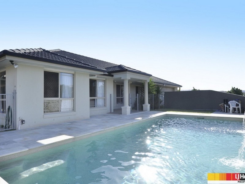 2 Buffalo Crescent, Pacific Pines QLD 4211