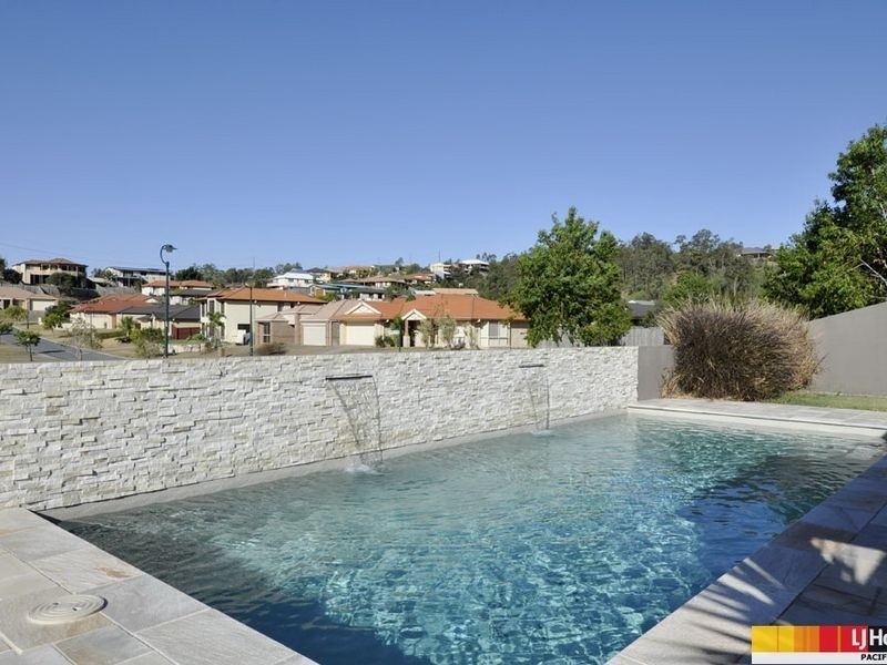 2 Buffalo Crescent, Pacific Pines QLD 4211