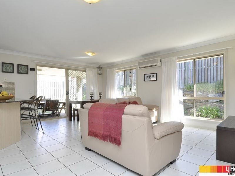 2 Buffalo Crescent, Pacific Pines QLD 4211