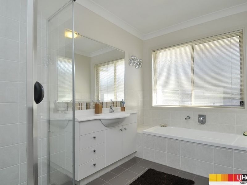 2 Buffalo Crescent, Pacific Pines QLD 4211