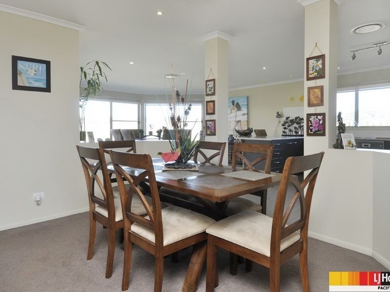 18 Sangster Crescent, Pacific Pines QLD 4211