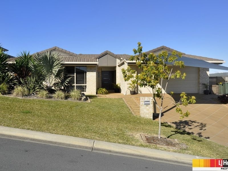 18 Sangster Crescent, Pacific Pines QLD 4211