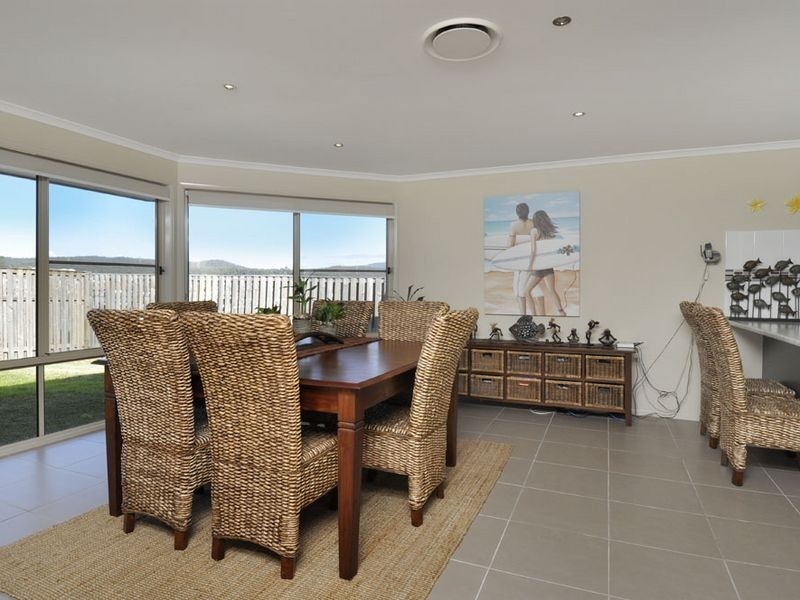 18 Sangster Crescent, Pacific Pines QLD 4211