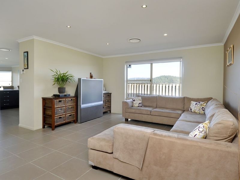 18 Sangster Crescent, Pacific Pines QLD 4211