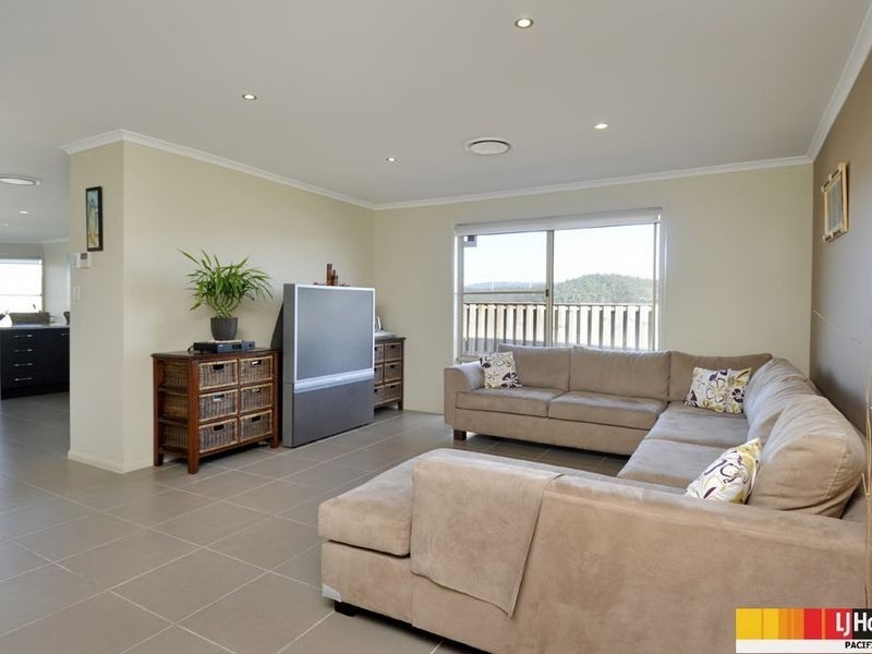 18 Sangster Crescent, Pacific Pines QLD 4211
