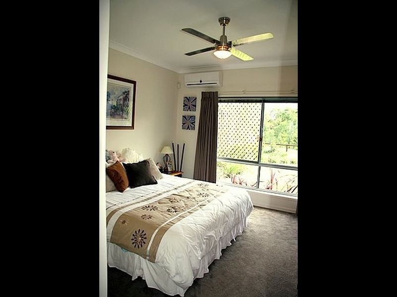 13A Shannonbrook Grove, Pacific Pines QLD 4211