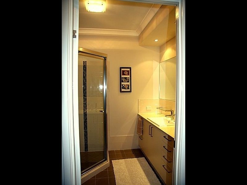 13A Shannonbrook Grove, Pacific Pines QLD 4211