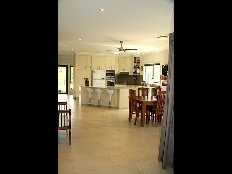 13A Shannonbrook Grove, Pacific Pines QLD 4211