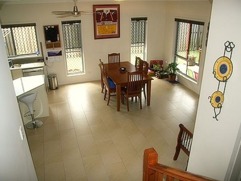 13A Shannonbrook Grove, Pacific Pines QLD 4211