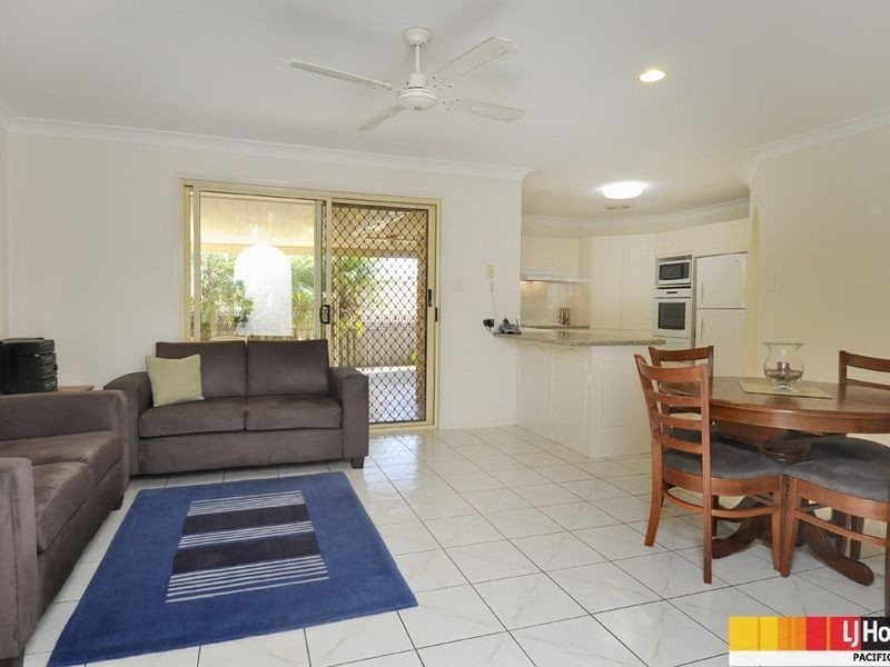 9 Nauru Place, Pacific Pines QLD 4211