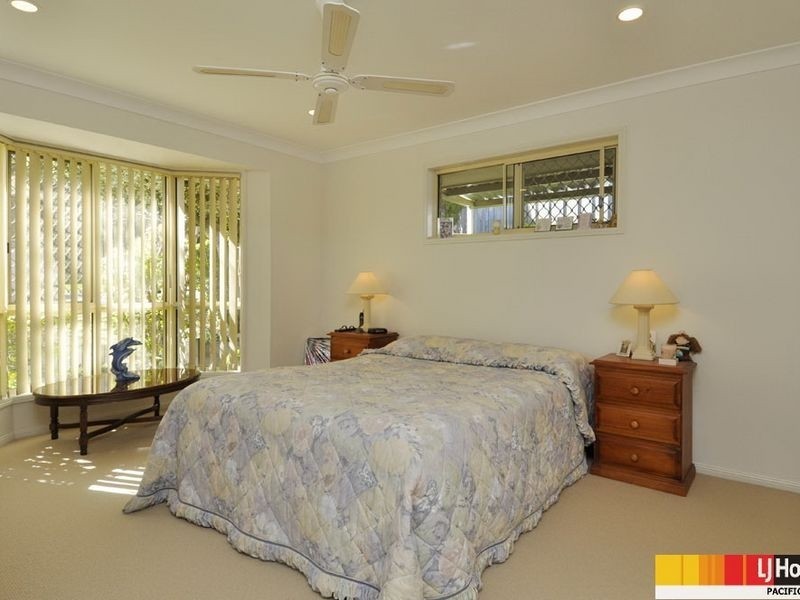 9 Nauru Place, Pacific Pines QLD 4211