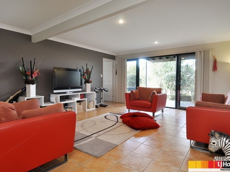 9 Manra Way, Pacific Pines QLD 4211