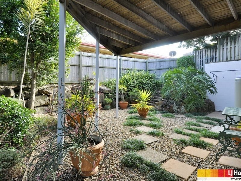 9 Manra Way, Pacific Pines QLD 4211
