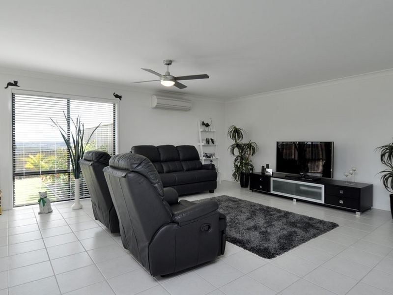 3 Diamantina Circuit, Pacific Pines QLD 4211