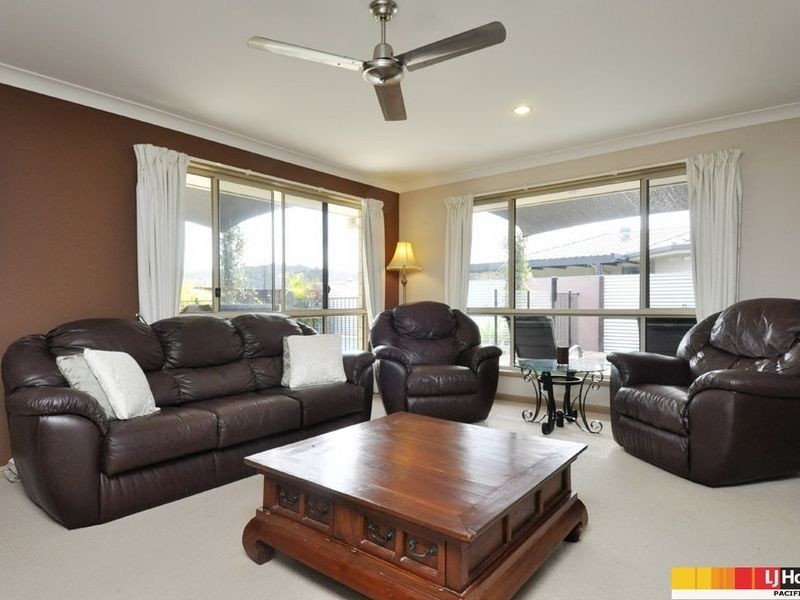 11 Govett Street, Pacific Pines QLD 4211