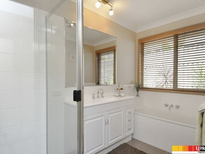 11 Govett Street, Pacific Pines QLD 4211