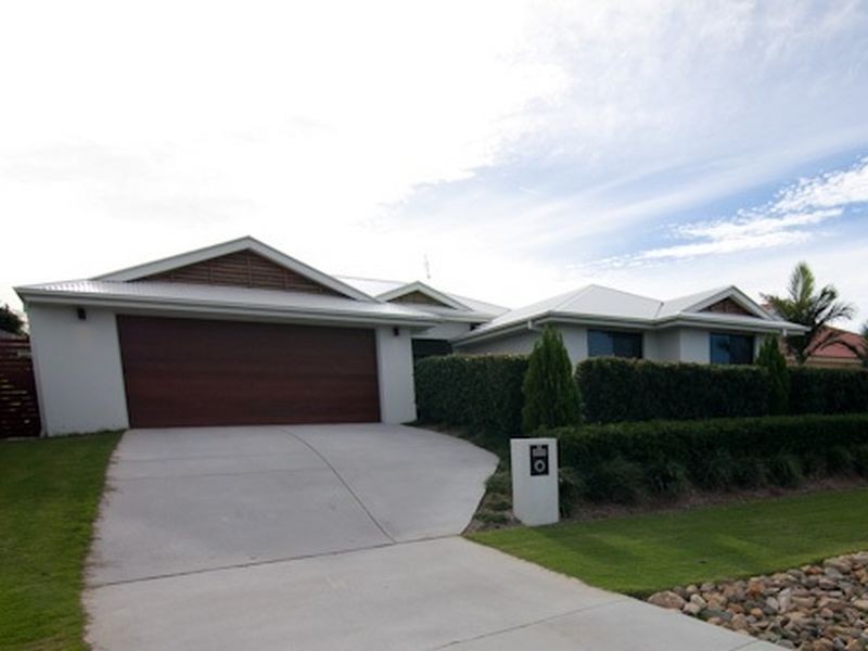 17 Whitely Crescent, Maudsland QLD 4210